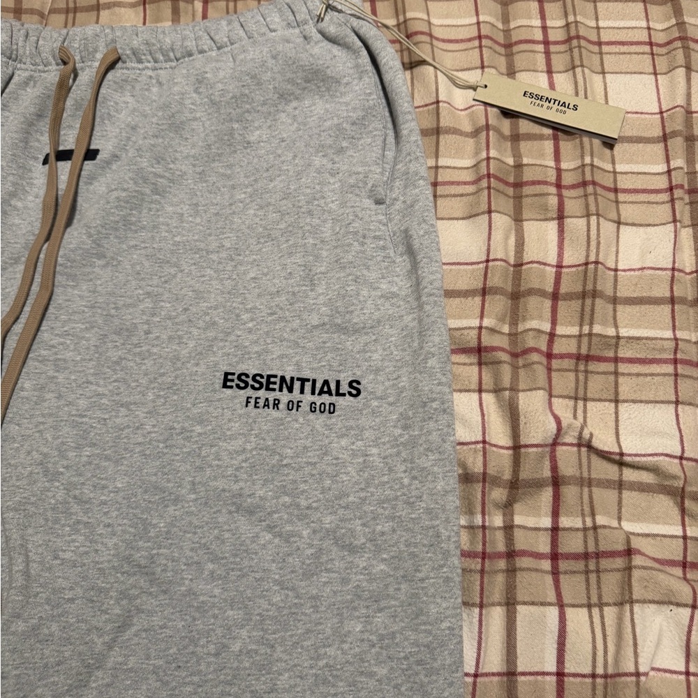 Essentials Sweatpants - Picture 2 of 11